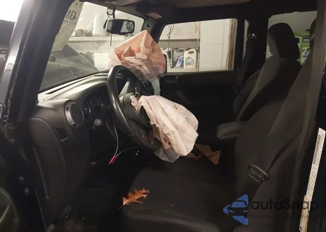 2013 Jeep Wrangler Unlimited Sport z USA, uszkodzony, nr VIN 1C4BJWDG4DL575108